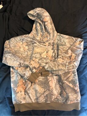 Gilded Intent Women's Camo Hooded Pullover and sweats set - Olive/Tan